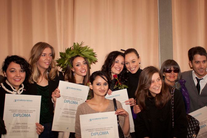Consegna dei diplomi per i corsi di moda e design