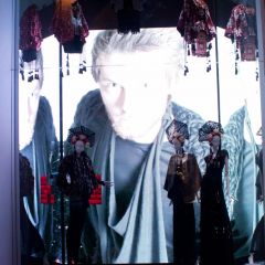 A trendy Window Display dedicated to the fashion creations of Accademia Italiana students