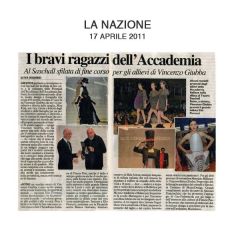 Sfilata di moda e mostra di design e fotografia.