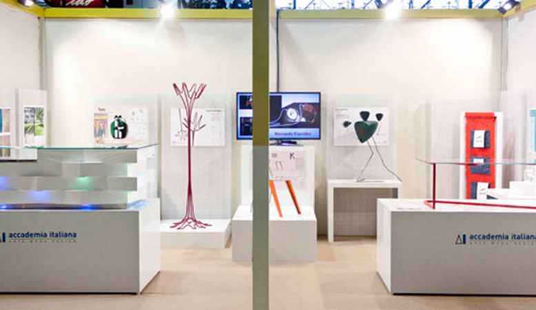 Giovani designer in primo piano a Milano al Salone Satellite