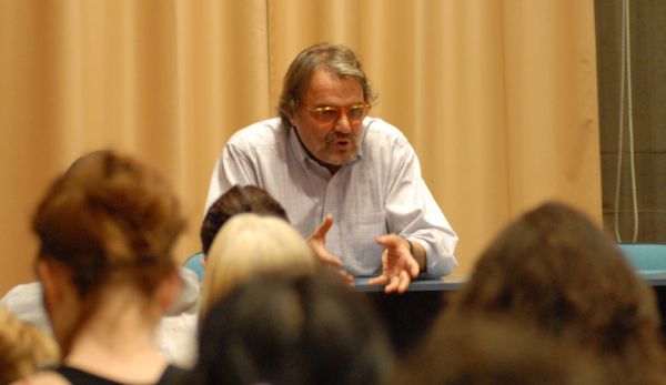 Encounter with Oliviero Toscani at the Accademia Italiana
