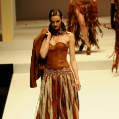 Le immagini della sfilata degli studenti della scuola di moda e di costume
