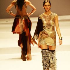 Le immagini della sfilata degli studenti della scuola di moda e di costume