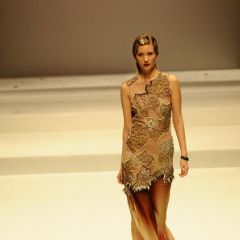 Le immagini della sfilata degli studenti della scuola di moda e di costume