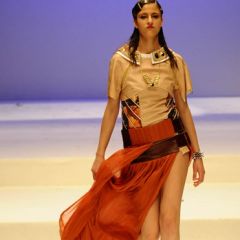 Le immagini della sfilata degli studenti della scuola di moda e di costume