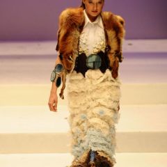 Le immagini della sfilata degli studenti della scuola di moda e di costume