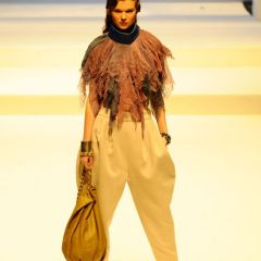 Le immagini della sfilata degli studenti della scuola di moda e di costume
