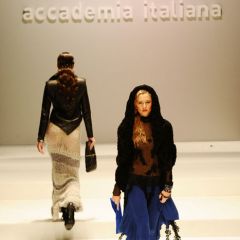 Le immagini della sfilata degli studenti della scuola di moda e di costume