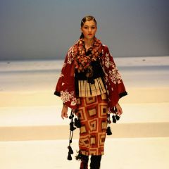 Le immagini della sfilata degli studenti della scuola di moda e di costume