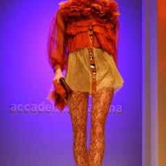 Le immagini della sfilata degli studenti della scuola di moda e di costume