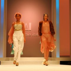 Le immagini della sfilata degli studenti della scuola di moda e di costume