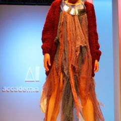 Le immagini della sfilata degli studenti della scuola di moda e di costume