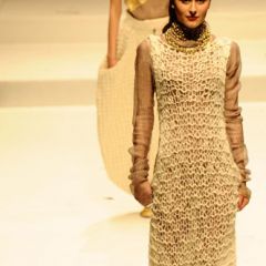 Le immagini della sfilata degli studenti della scuola di moda e di costume