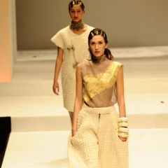Le immagini della sfilata degli studenti della scuola di moda e di costume