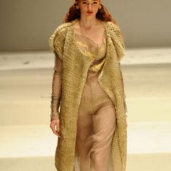 Le immagini della sfilata degli studenti della scuola di moda e di costume