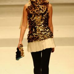 Le immagini della sfilata degli studenti della scuola di moda e di costume