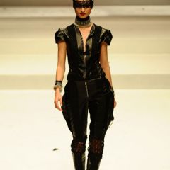 Le immagini della sfilata degli studenti della scuola di moda e di costume