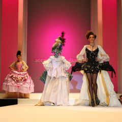 Le immagini della sfilata degli studenti della scuola di moda e di costume