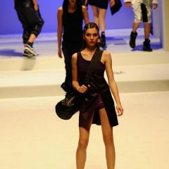 Le immagini della sfilata degli studenti della scuola di moda e di costume