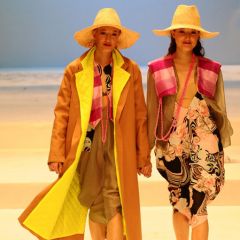 Le immagini della sfilata degli studenti della scuola di moda e di costume