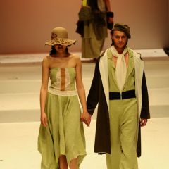 Le immagini della sfilata degli studenti della scuola di moda e di costume