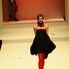 Le immagini della sfilata degli studenti della scuola di moda e di costume