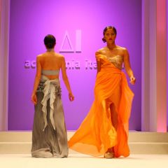 Le immagini della sfilata degli studenti della scuola di moda e di costume