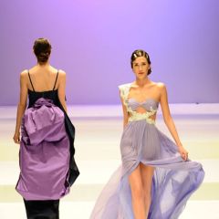 Le immagini della sfilata degli studenti della scuola di moda e di costume