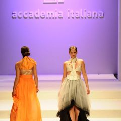 Le immagini della sfilata degli studenti della scuola di moda e di costume