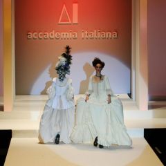 Le immagini della sfilata degli studenti della scuola di moda e di costume