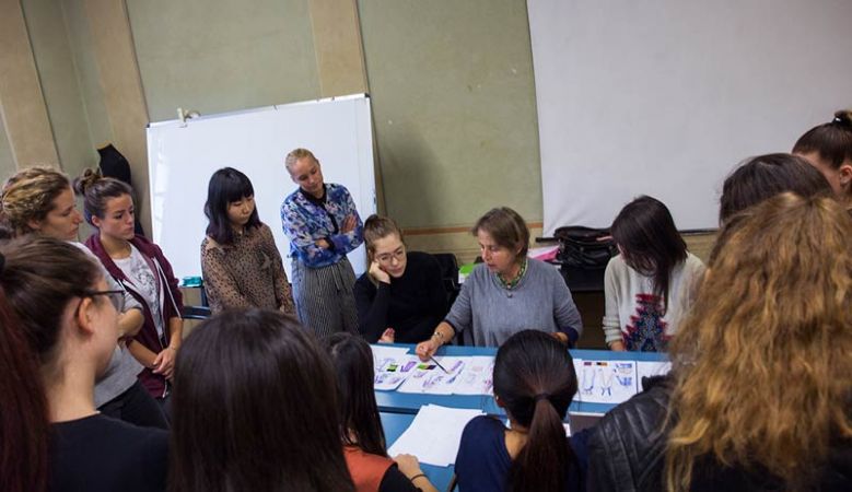 ONE-YEAR COURSE IN FASHION DESIGN