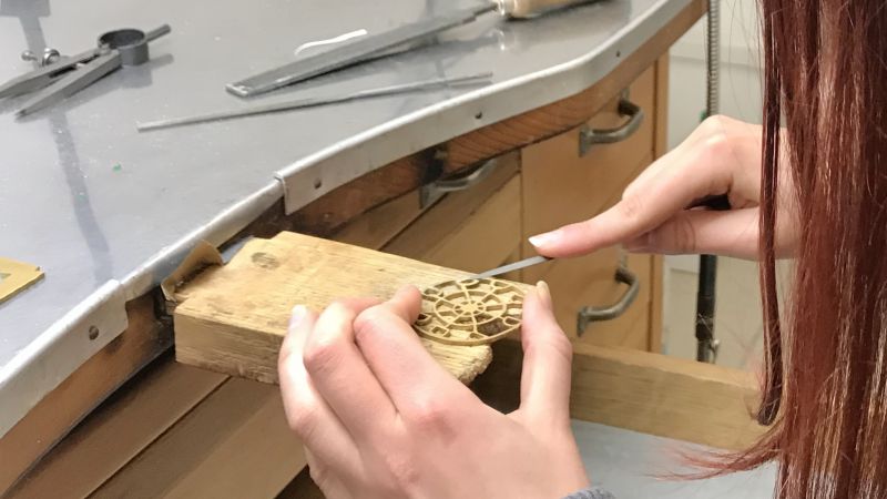 CORSI DI GIOIELLO E DI FOTOGRAFIA