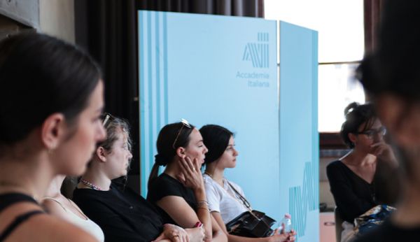 Il gruppo Intesa San Paolo sostiene gli iscritti di Accademia Italiana