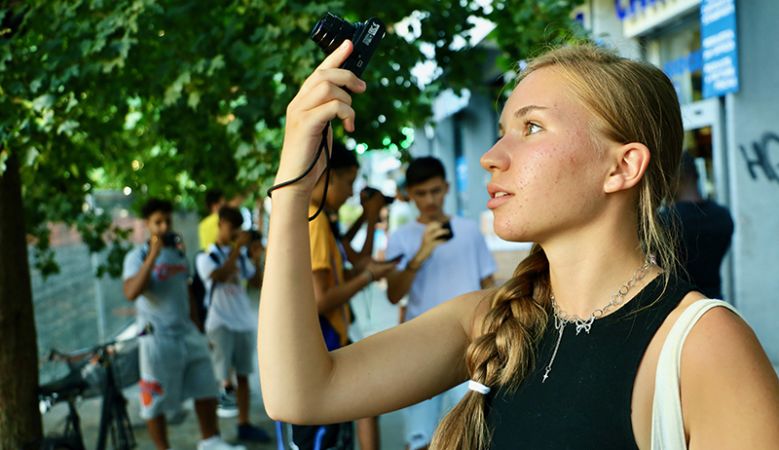 “VITE IN MOVIMENTO”: ACCADEMIA ITALIANA PER LA MOSTRA DI UNICEF 