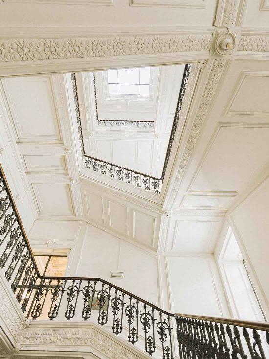 Where is Accademia Italiana located?