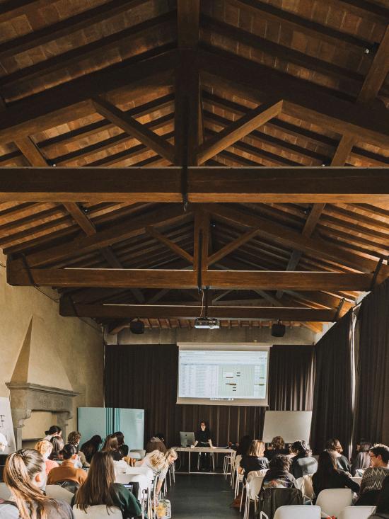 Does Accademia Italiana offer scholarships?