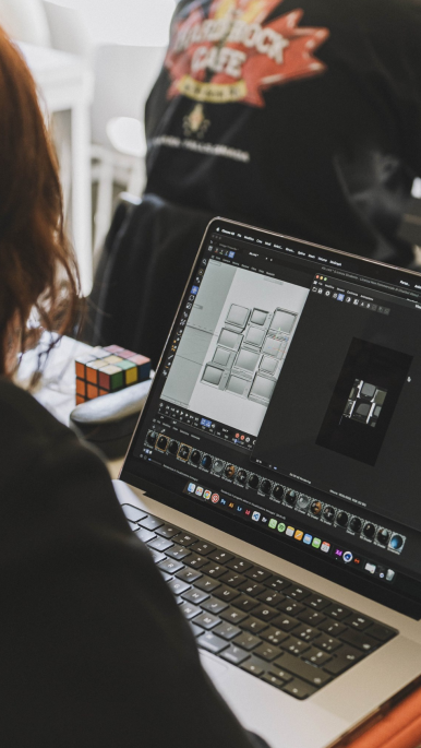 Intesa San Paolo Group supports the students of Accademia Italiana