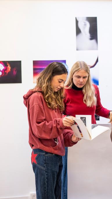 FellinIAna goes to Paris