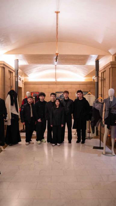 Da Divise a Uniche: le divise dei conducenti del tram vendute per l’empowerment femminile