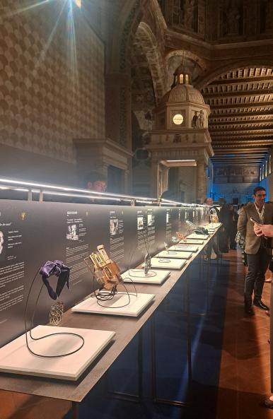 Gioielli in mostra alle Corsie Sistine